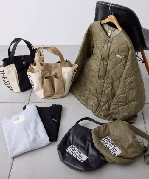 THEATRE PRODUCTS（シアタープロダクツ）の「【WEB限定/THEATRE PRODUCTS】ゼッケンネームパファーショルダーバッグ（ショルダーバッグ・レディース・ブラック/カーキ・FREE）」の3枚目の写真