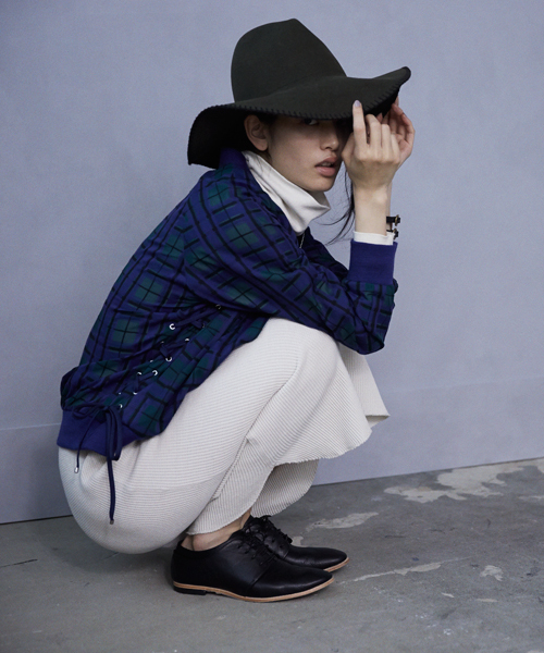 Ray BEAMS（レイビームス）の「RBS / シアーチェック レースアップ ブルゾン（ブルゾン・レディース・ライトブラウン/ネイビー・0/1）」の17枚目の写真