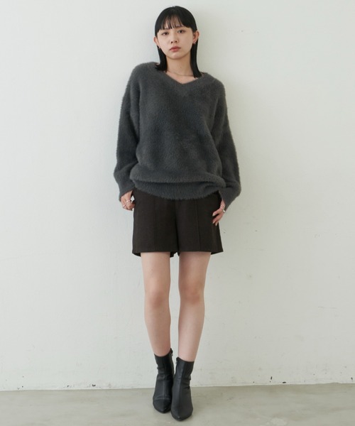 Aunt Marie's(アントマリーズ)の「Vネックリッチシャギーニット(ニット/セーター・レディース・ベージュ/ブラック/チャコールグレー・FREE)」の19枚目の写真