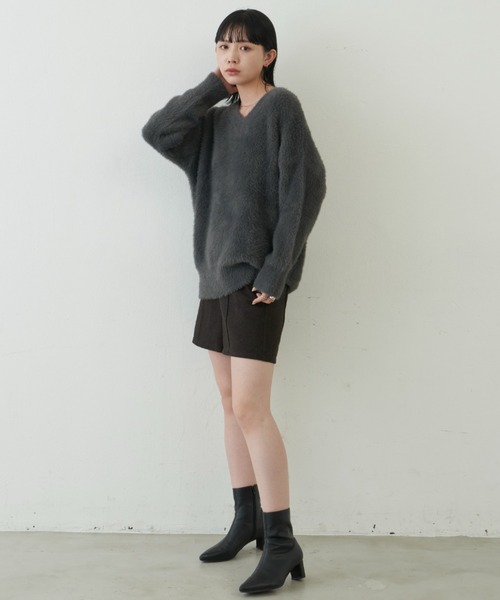 Aunt Marie's(アントマリーズ)の「Vネックリッチシャギーニット(ニット/セーター・レディース・ベージュ/ブラック/チャコールグレー・FREE)」の21枚目の写真