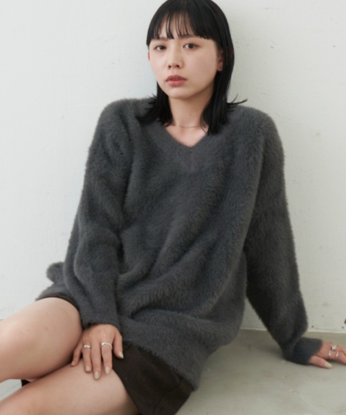 Aunt Marie's(アントマリーズ)の「Vネックリッチシャギーニット(ニット/セーター・レディース・ベージュ/ブラック/チャコールグレー・FREE)」の17枚目の写真