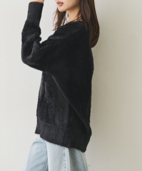 Aunt Marie's(アントマリーズ)の「Vネックリッチシャギーニット(ニット/セーター・レディース・ベージュ/ブラック/チャコールグレー・FREE)」の6枚目の写真