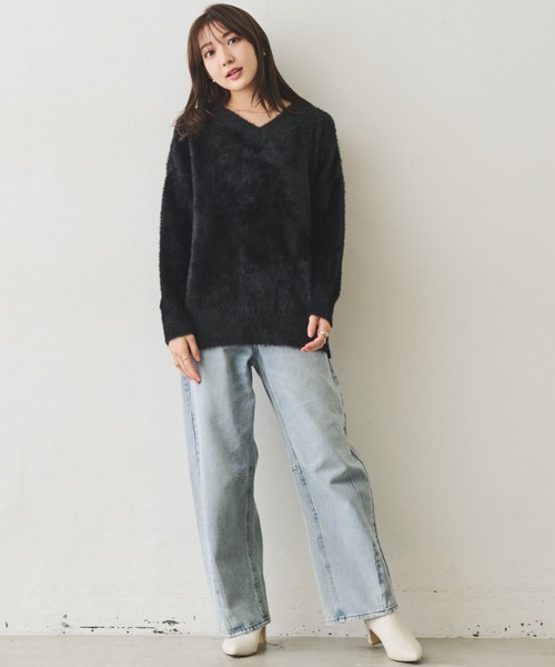 Aunt Marie's(アントマリーズ)の「Vネックリッチシャギーニット(ニット/セーター・レディース・ベージュ/ブラック/チャコールグレー・FREE)」の12枚目の写真