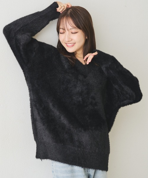 Aunt Marie's(アントマリーズ)の「Vネックリッチシャギーニット(ニット/セーター・レディース・ベージュ/ブラック/チャコールグレー・FREE)」の7枚目の写真