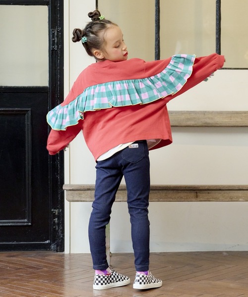 CALMIA(カルミア)の「ギンガムチェックバックフリルトレーナー(80~150cm)(スウェット・キッズ・レッド/オフホワイト/チャコール・120/80/130/95/100/110/140/90/150)」の4枚目の写真