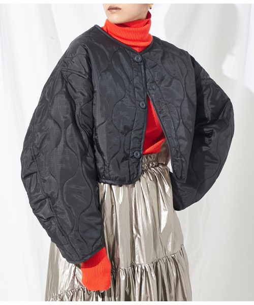 Settimissimo（セッティミッシモ）の「コークーンスリーブキルトショートジャケット（その他アウター・レディース・カーキ/ブラック・FREE）」の2枚目の写真
