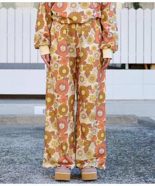 anap mimpi(アナップミンピ)の「レトロフラワー 裏毛 ワイドパンツ(その他パンツ・レディース・ダークグレー/ベージュ系その他・FREE)」の16枚目の写真