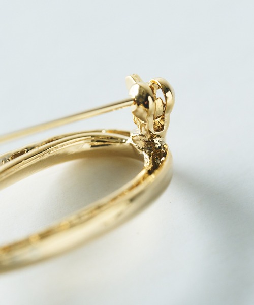 un dix cors(アンディコール)の「パールウェーブブローチ(ブローチ/コサージュ・レディース・ゴールド・FREE)」の6枚目の写真