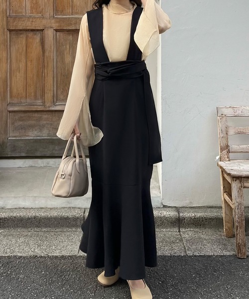 JUNOAH(ジュノア)の「ツイストリボンサスペンダーマーメイドスカート(スカート・レディース・アイボリー/モカ/ブラック・X-LARGE/LARGE/MEDIUM)」の3枚目の写真