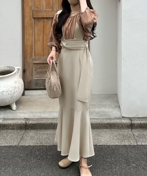 JUNOAH(ジュノア)の「ツイストリボンサスペンダーマーメイドスカート(スカート・レディース・アイボリー/モカ/ブラック・X-LARGE/LARGE/MEDIUM)」の9枚目の写真