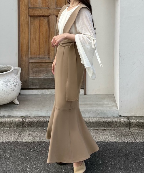 JUNOAH(ジュノア)の「ツイストリボンサスペンダーマーメイドスカート(スカート・レディース・アイボリー/モカ/ブラック・X-LARGE/LARGE/MEDIUM)」の10枚目の写真