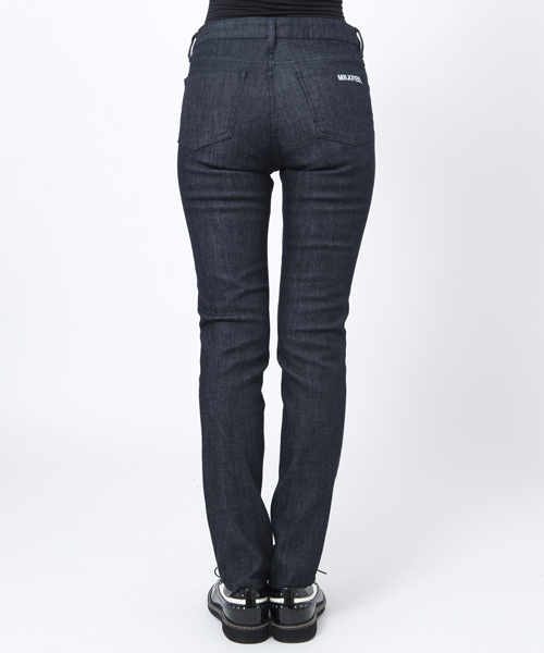 MILKFED.(ミルクフェド)の「DENIM SKINNY PANTS(その他パンツ・レディース・インディゴブルー・SMALL/MEDIUM/X-SMALL)」の4枚目の写真