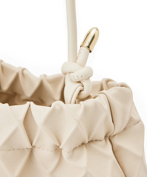 ROPE' PICNIC（ロペピクニック）の「スクエアエンボスドロストリングショルダーバッグ（ショルダーバッグ・レディース・シルバー/ピンク/ブラック/キナリ・FREE）」の11枚目の写真