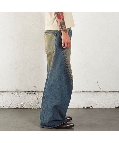 NVRFRGT（ネヴァーフォーゲット）の「【NVRFRGT/ネヴァーフォーゲット】3D TWISTED WIDE LEG JEANS（デニムパンツ・メンズ・ベージュ/ダークインディゴブルー・1/2）」の8枚目の写真