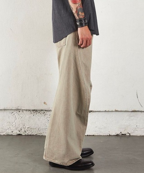 NVRFRGT（ネヴァーフォーゲット）の「【NVRFRGT/ネヴァーフォーゲット】3D TWISTED WIDE LEG JEANS（デニムパンツ・メンズ・ベージュ/ダークインディゴブルー・1/2）」の17枚目の写真