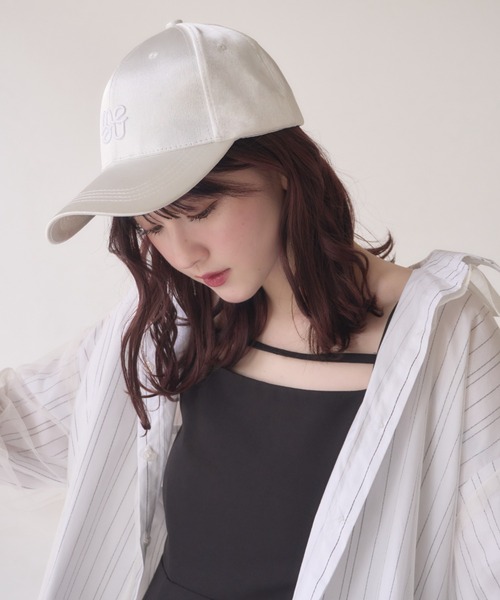 mellowneon（メロウネオン）の「刺繍サテンキャップ（キャップ・レディース・ブラック/グレー/ピンク/ホワイト・FREE）」の8枚目の写真