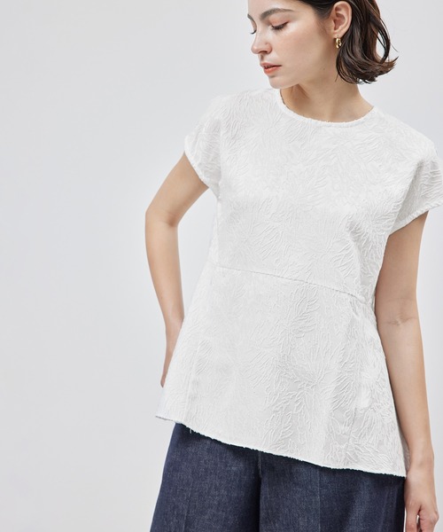 ROPE'（ロペ）の「ジャカードシームペプラムブラウス（シャツ/ブラウス・レディース・オフホワイト/ネイビー・FREE）」の6枚目の写真