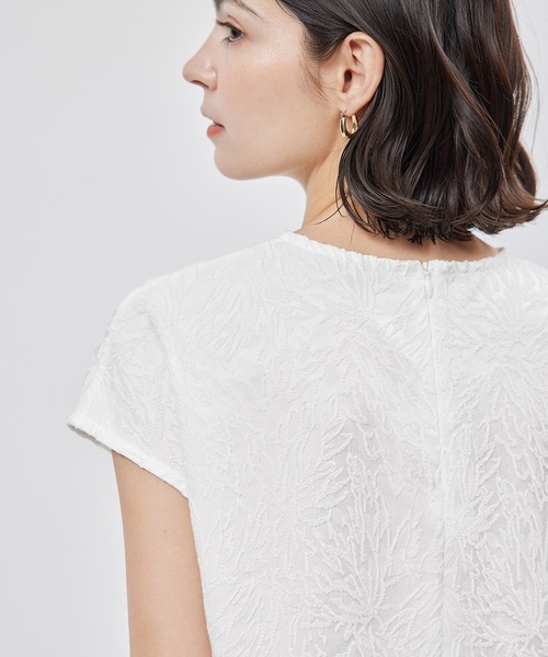 ROPE'（ロペ）の「ジャカードシームペプラムブラウス（シャツ/ブラウス・レディース・オフホワイト/ネイビー・FREE）」の7枚目の写真