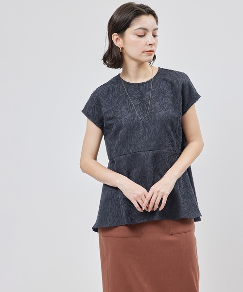 ROPE'（ロペ）の「ジャカードシームペプラムブラウス（シャツ/ブラウス・レディース・オフホワイト/ネイビー・FREE）」の8枚目の写真