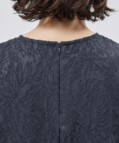 ROPE'（ロペ）の「ジャカードシームペプラムブラウス（シャツ/ブラウス・レディース・オフホワイト/ネイビー・FREE）」の13枚目の写真