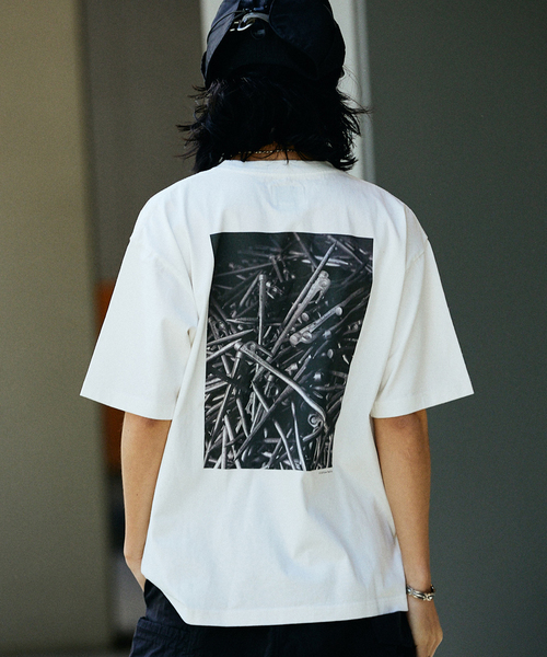 Snow Peak(スノーピーク)の「SNOW PEAK × JOURNAL STANDARD / 別注 UCCP Solid Stake Tshirt(Tシャツ/カットソー・メンズ・ブラック/ホワイト・X-LARGE/LARGE/MEDIUM)」の2枚目の写真