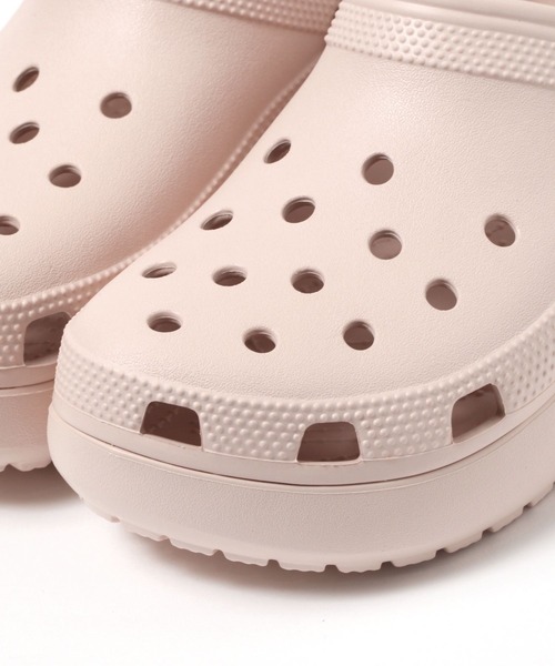 crocs(クロックス)の「【LADIES】crocs/CL PL CLOG クラシック プラットフォーム クロッグ 2976132(サンダル・レディース・ホワイト/ブラック/ピンク・MEDIUM/SMALL)」の4枚目の写真