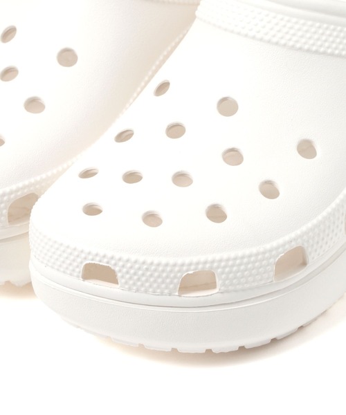 crocs(クロックス)の「【LADIES】crocs/CL PL CLOG クラシック プラットフォーム クロッグ 2976132(サンダル・レディース・ホワイト/ブラック/ピンク・MEDIUM/SMALL)」の8枚目の写真