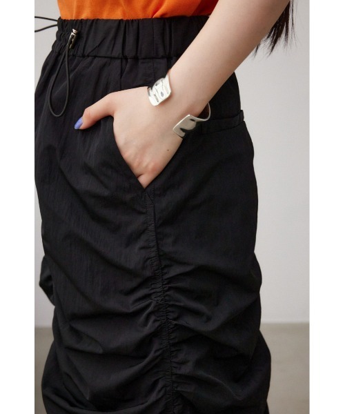 AZUL by moussy（アズールバイマウジー）の「カーゴロングスカート（スカート・レディース・ブラウン/オフホワイト/ブラック・SMALL/MEDIUM）」の21枚目の写真