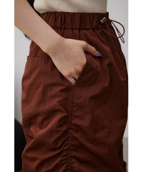 AZUL by moussy(アズールバイマウジー)の「カーゴロングスカート(スカート・レディース・ブラウン/オフホワイト/ブラック・SMALL/MEDIUM)」の21枚目の写真