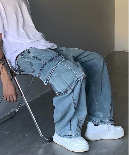 NEW GENTLEMAN(ニュージェントルマン)の「JAMデニム ワイドストレート バルーンカーゴ(カーゴパンツ・メンズ・ブラック/ブルー・S/L/M)」の3枚目の写真