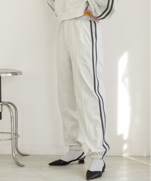 ad thie（アドティエ）の「ピンタック サイドラインジョガーパンツ（スウェットパンツ・レディース・アイボリー/オートミール/チャコール・FREE）」の12枚目の写真
