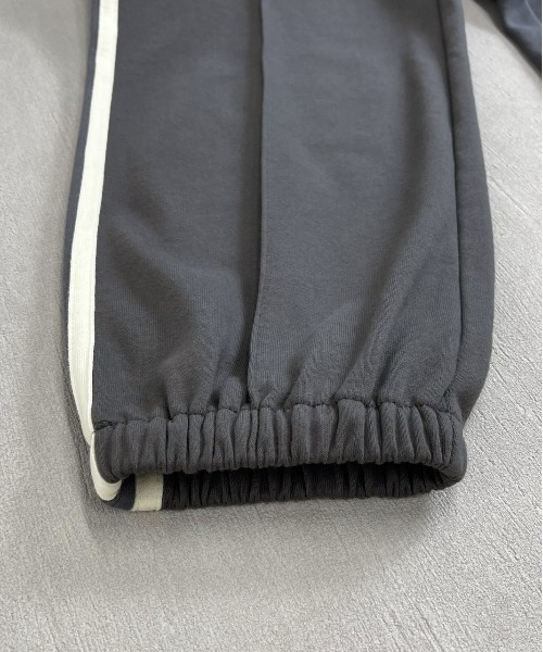 ad thie（アドティエ）の「ピンタック サイドラインジョガーパンツ（スウェットパンツ・レディース・アイボリー/オートミール/チャコール・FREE）」の7枚目の写真