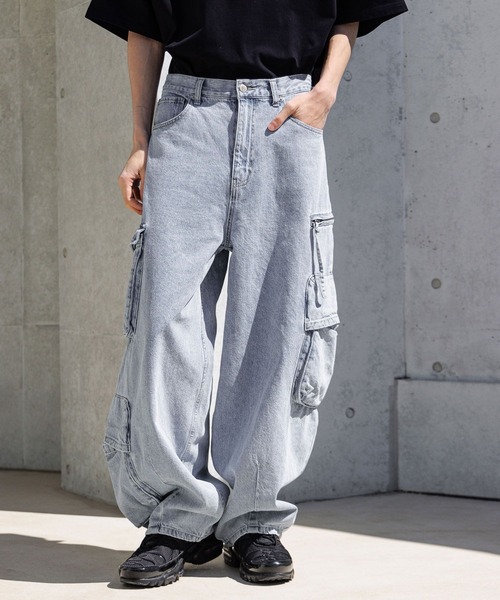 Anui(アニュイ)の「【UNISEX/2サイズ展開】カーゴイージーデニム(デニムパンツ・レディース・ライトブルー/ライトブラック・MEDIUM/SMALL)」の1枚目の写真