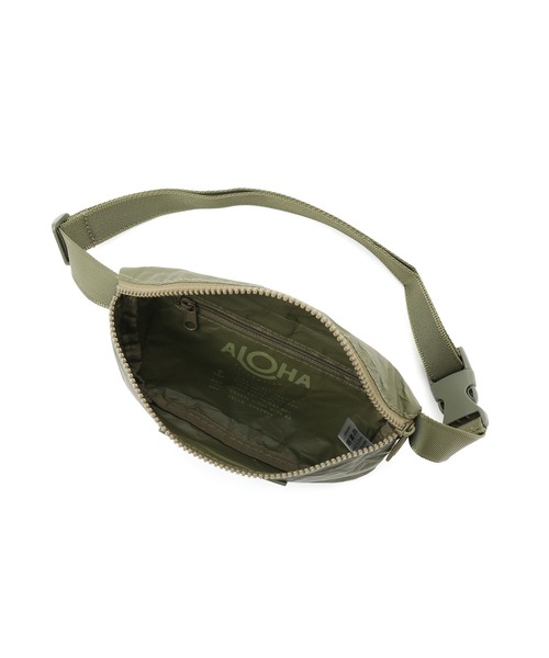 ALOHA（アロハ）の「【ALOHA COLLECTION】Monochrome Mini Hip Pack Dune ミニヒップパック／W21.5×H12（ボディバッグ/ウエストポーチ・レディース・キャメル/オリーブ/ブラック・FREE）」の11枚目の写真