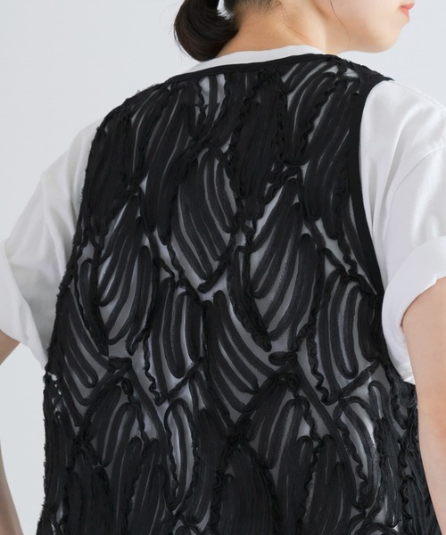 URBAN RESEARCH（アーバンリサーチ）の「レースジレ（シャツ/ブラウス・レディース・オフホワイト/ブラック・FREE）」の3枚目の写真