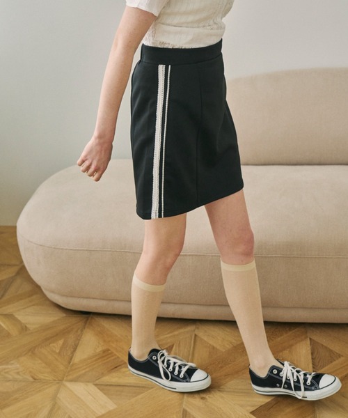 【関税込み】ANDREADAMO ブラック カットアウト ミニスカート ANDREĀDAMO カットアウト マキシスカート | ブラック | FARFETCH JP