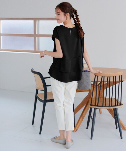 Tiaclasse(ティアクラッセ)の「【UVカット・吸水速乾】 “きれい見え” バックペプラムトップス(Tシャツ/カットソー・レディース・ネイビー/グレイッシュベージュ/ブラック・XL/XXL)」の12枚目の写真