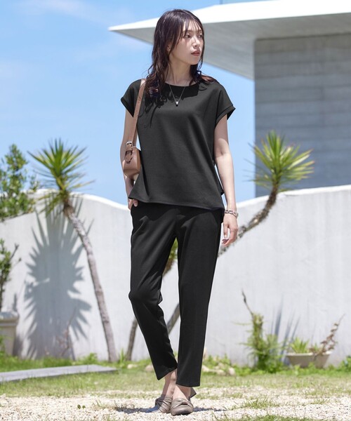 Tiaclasse(ティアクラッセ)の「【UVカット・吸水速乾】 “きれい見え” バックペプラムトップス(Tシャツ/カットソー・レディース・ネイビー/グレイッシュベージュ/ブラック・XL/XXL)」の14枚目の写真