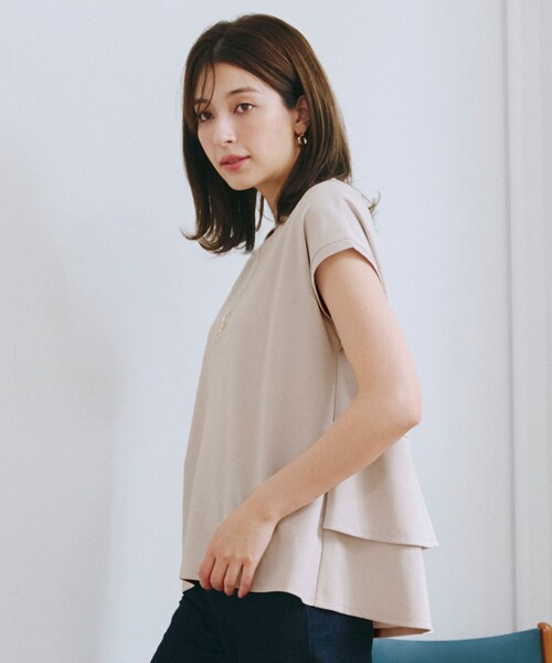 Tiaclasse(ティアクラッセ)の「【UVカット・吸水速乾】 “きれい見え” バックペプラムトップス(Tシャツ/カットソー・レディース・ネイビー/グレイッシュベージュ/ブラック・XL/XXL)」の22枚目の写真