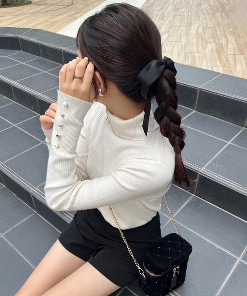 one after another NICE CLAUP（ワンアフターアナザーナイスクラップ）の「【WEB限定商品】ハートボタンハイネックニット（ニット/セーター・レディース・オフホワイト/杢グレー/ブラック/ピンク/レッド・FREE）」の7枚目の写真