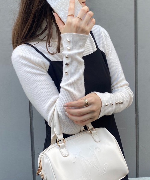 one after another NICE CLAUP（ワンアフターアナザーナイスクラップ）の「【WEB限定商品】ハートボタンハイネックニット（ニット/セーター・レディース・オフホワイト/杢グレー/ブラック/ピンク/レッド・FREE）」の20枚目の写真