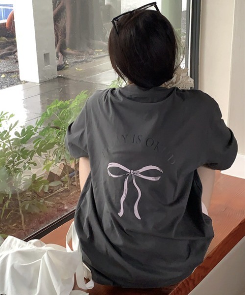 Mela（メラ）の「RIBBON BIG TEE（Tシャツ/カットソー・レディース・ダークグレー/ホワイト・FREE）」の8枚目の写真