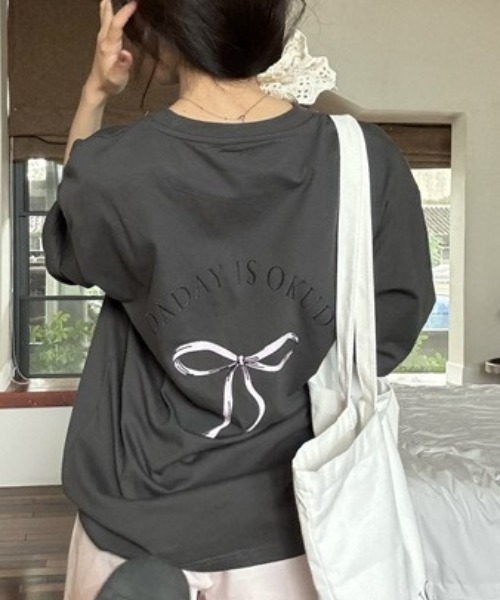 Mela（メラ）の「RIBBON BIG TEE（Tシャツ/カットソー・レディース・ダークグレー/ホワイト・FREE）」の6枚目の写真