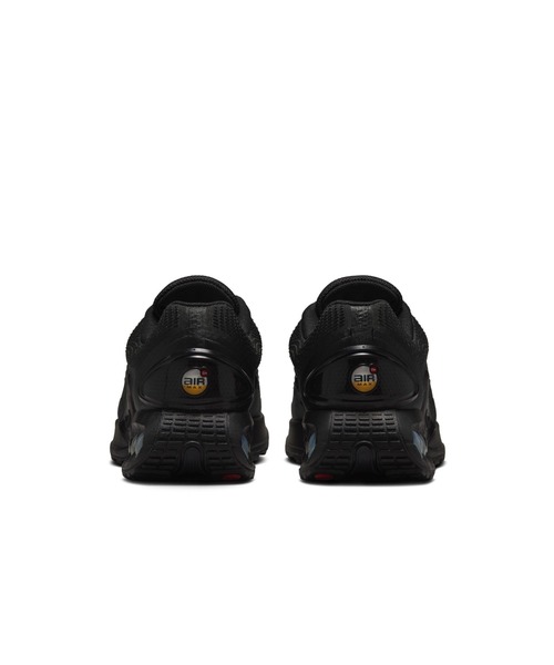 NIKE(ナイキ)の「W AIR MAX DN FJ3145-003(スニーカー・レディース・ブラック・24.5cm/23.0cm/23.5cm/24.0cm/25.0cm/25.5cm/22.5cm/22.0cm/26.0cm)」の5枚目の写真