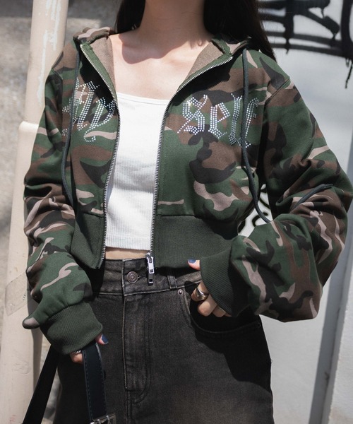 WEGO（ウィゴー）の「WEGO/ラインストーンWジップショートパーカー（パーカー・レディース・ブラック/その他1・FREE）」の2枚目の写真