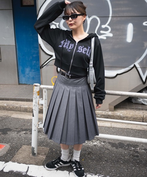 WEGO（ウィゴー）の「WEGO/ラインストーンWジップショートパーカー（パーカー・レディース・ブラック/その他1・FREE）」の15枚目の写真