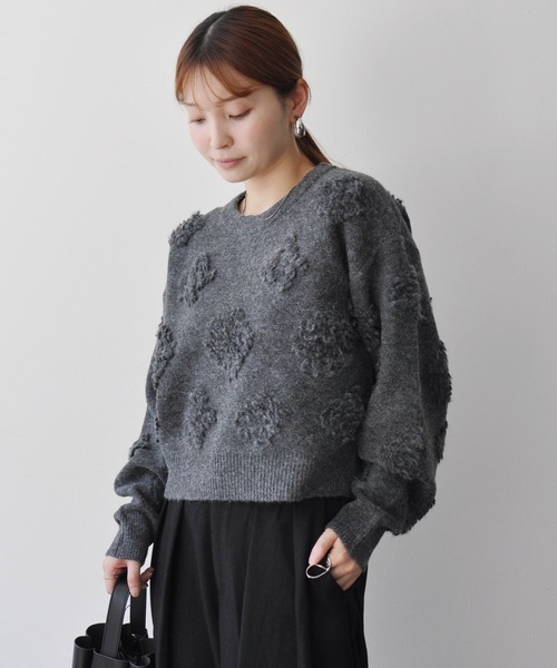 Meli rich（メリーリッチ）の「もしゃもしゃショートニットプルオーバー（ニット/セーター・レディース・チャコールグレー/アイボリー/サックスブルー/モカ・MEDIUM）」の11枚目の写真