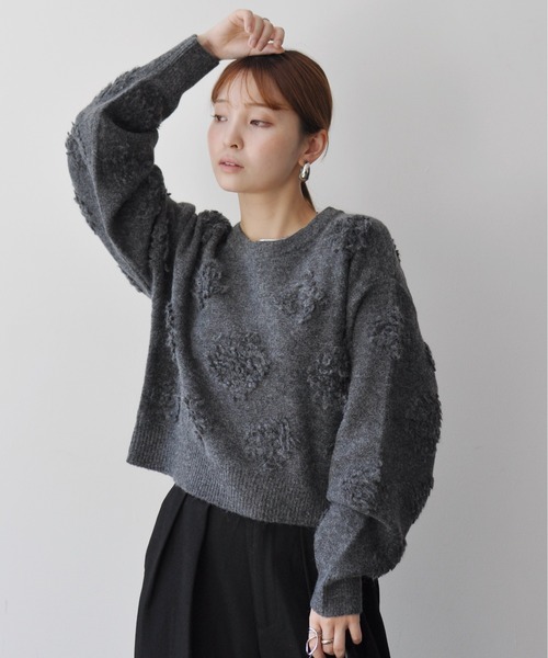 Meli rich（メリーリッチ）の「もしゃもしゃショートニットプルオーバー（ニット/セーター・レディース・チャコールグレー/アイボリー/サックスブルー/モカ・MEDIUM）」の12枚目の写真