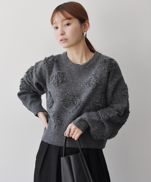 Meli rich（メリーリッチ）の「もしゃもしゃショートニットプルオーバー（ニット/セーター・レディース・チャコールグレー/アイボリー/サックスブルー/モカ・MEDIUM）」の13枚目の写真