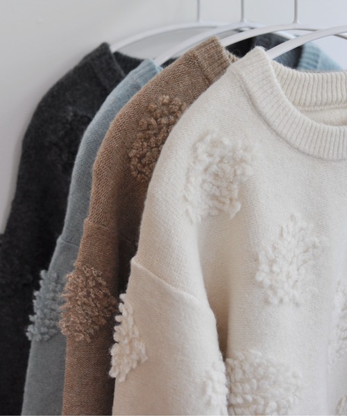 Meli rich（メリーリッチ）の「もしゃもしゃショートニットプルオーバー（ニット/セーター・レディース・チャコールグレー/アイボリー/サックスブルー/モカ・MEDIUM）」の5枚目の写真